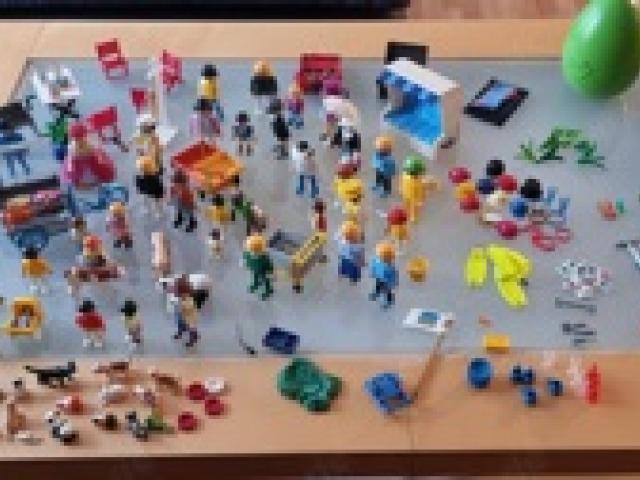 Playmobil Konvolut rund 250 Teile darunter über 30 Figuren - 1