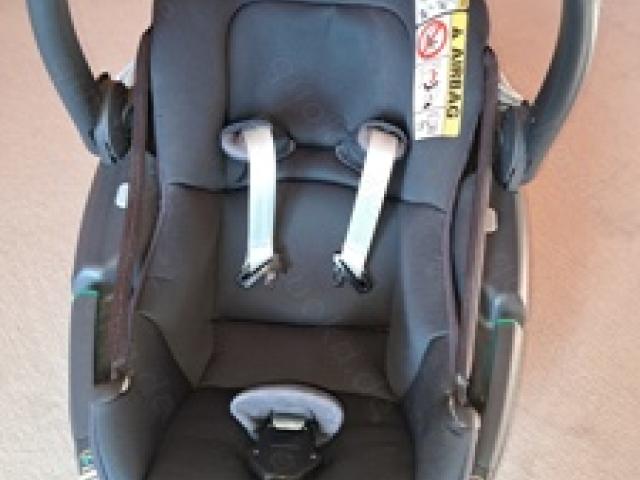 Babyschale und Kindersitz "Maxi Cosi" - 1